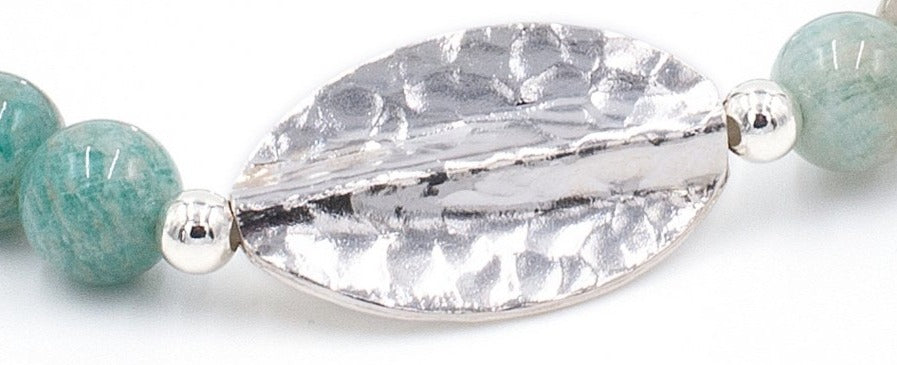 Bodorf armband Silver Leaf van glanzende zachtgroene Amazoniet met echte zilveren kralen en een zilveren bladvorm